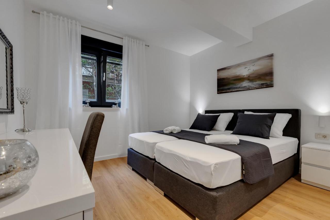 Apartman Elite มาคาร์สกา ภายนอก รูปภาพ